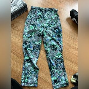 Lululemon crop leggings with pockets